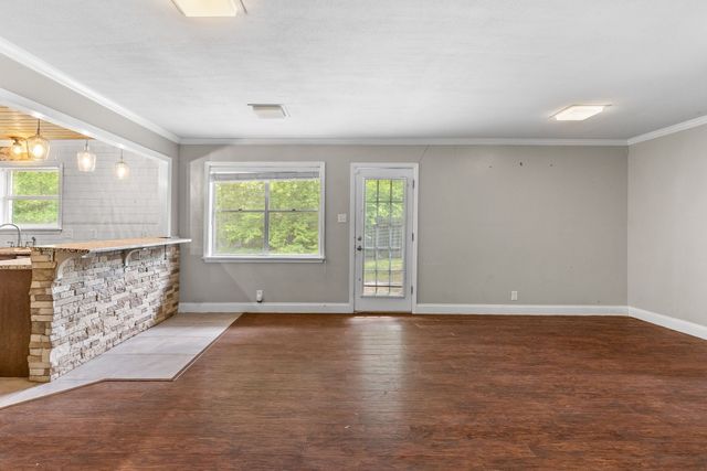 2906 Tanglewood Drive, Commerce, TX 75428