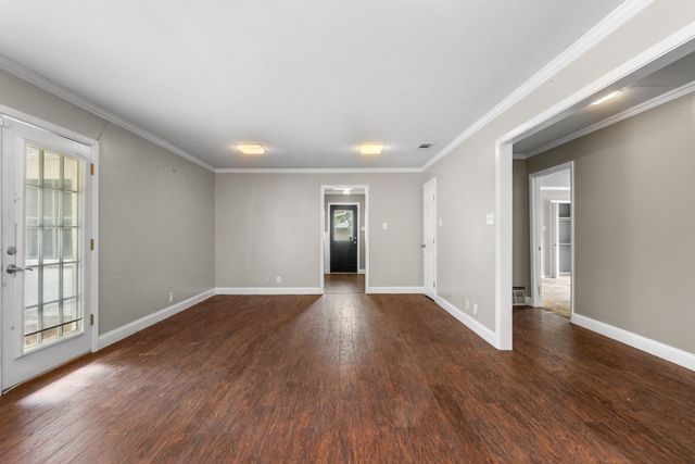 2906 Tanglewood Drive, Commerce, TX 75428