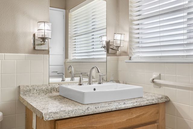 2906 Tanglewood Drive, Commerce, TX 75428