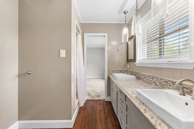 2906 Tanglewood Drive, Commerce, TX 75428