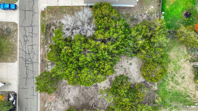 208 Southwind RD, Point Venture, TX 78645
