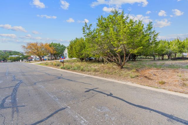 208 Southwind RD, Point Venture, TX 78645