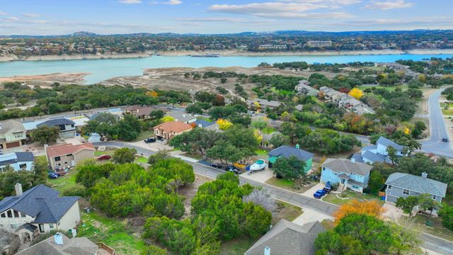 208 Southwind RD, Point Venture, TX 78645