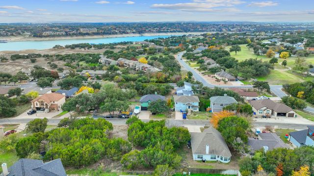 208 Southwind RD, Point Venture, TX 78645