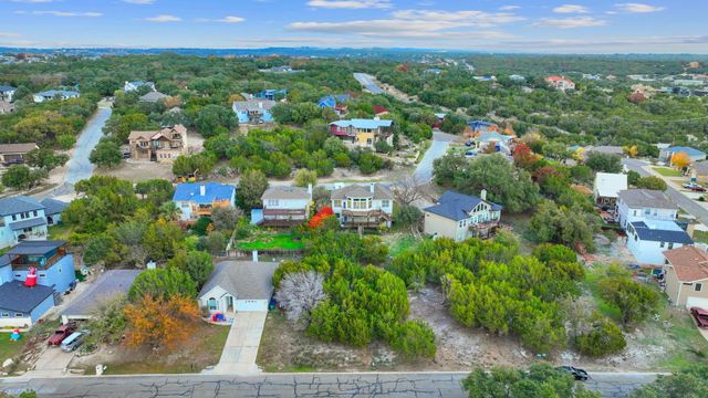 208 Southwind RD, Point Venture, TX 78645