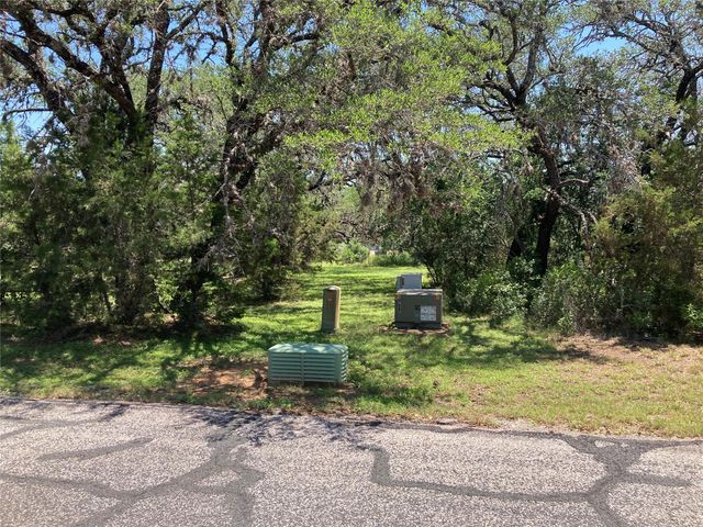 115 Keswick DR, Spicewood, TX 78669