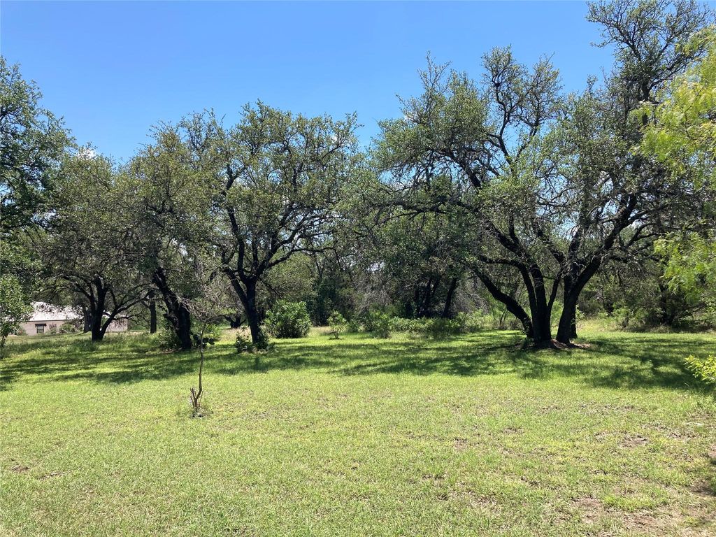 115 Keswick DR, Spicewood, TX 78669