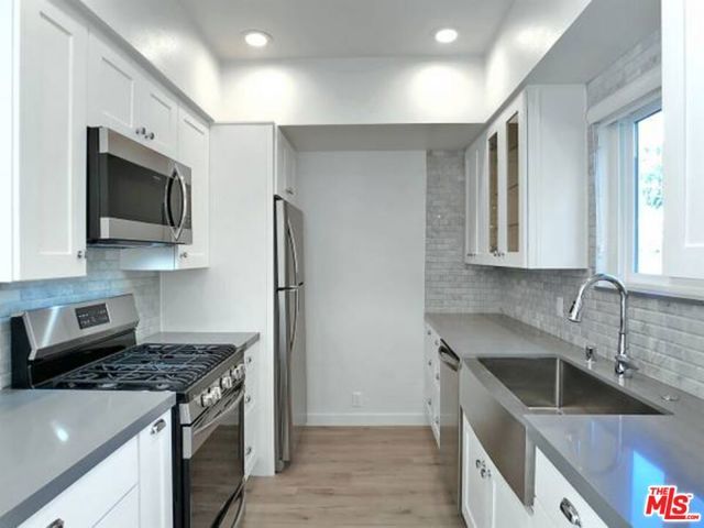 1900 SILVER 207, Los Angeles, CA 90039