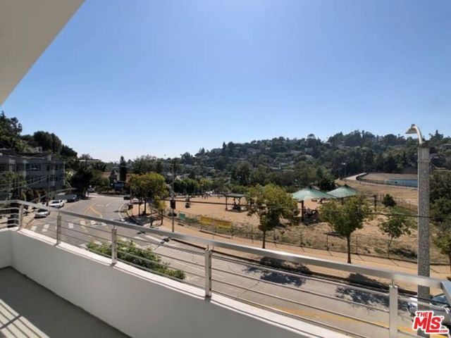 1900 SILVER 207, Los Angeles, CA 90039