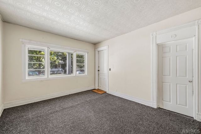 504 Woodlawn Avenue, Buffalo, NY 14208