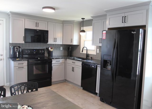 706 LOGAN ST, Pottstown, PA 19464