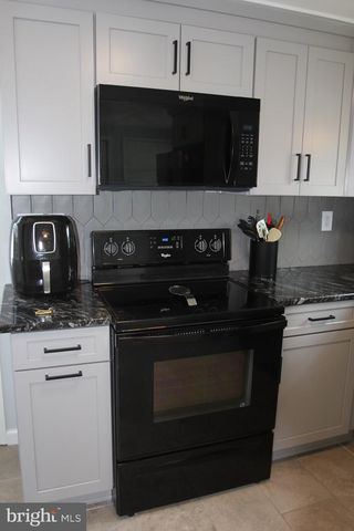 706 LOGAN ST, Pottstown, PA 19464