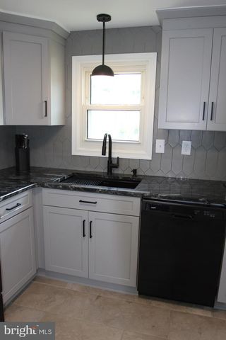 706 LOGAN ST, Pottstown, PA 19464