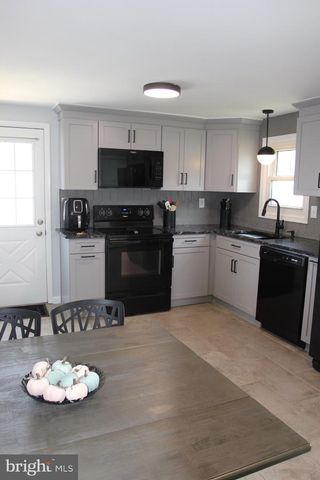 706 LOGAN ST, Pottstown, PA 19464