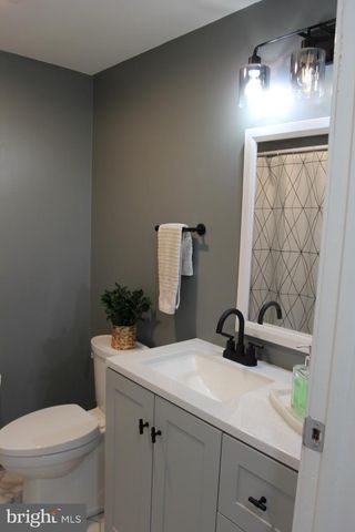 706 LOGAN ST, Pottstown, PA 19464