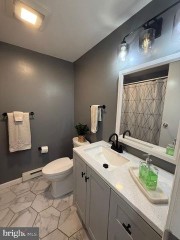 706 LOGAN ST, Pottstown, PA 19464