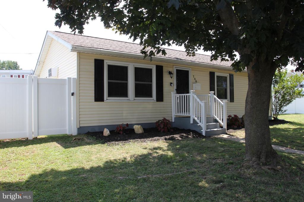 706 LOGAN ST, Pottstown, PA 19464