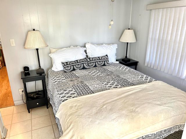 425 E Bougainvillea Drive, Deerfield Beach, FL 33442