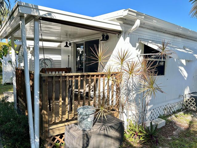 425 E Bougainvillea Drive, Deerfield Beach, FL 33442