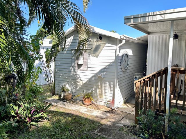 425 E Bougainvillea Drive, Deerfield Beach, FL 33442