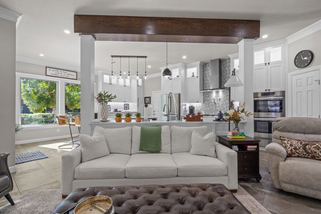 900 Ellison Park Circle, Denton, TX 76205