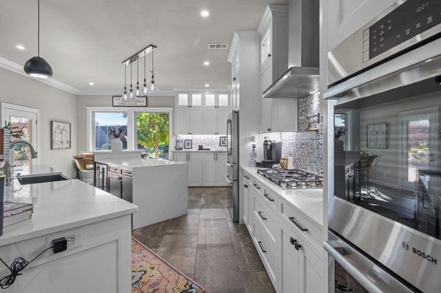 900 Ellison Park Circle, Denton, TX 76205