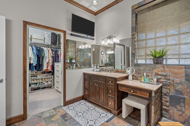 900 Ellison Park Circle, Denton, TX 76205