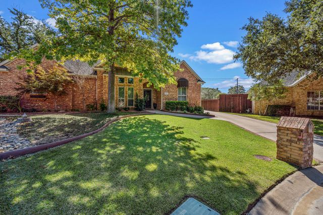 900 Ellison Park Circle, Denton, TX 76205