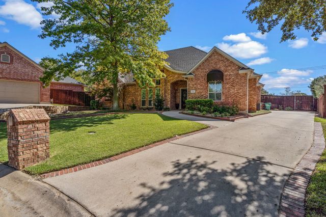 900 Ellison Park Circle, Denton, TX 76205