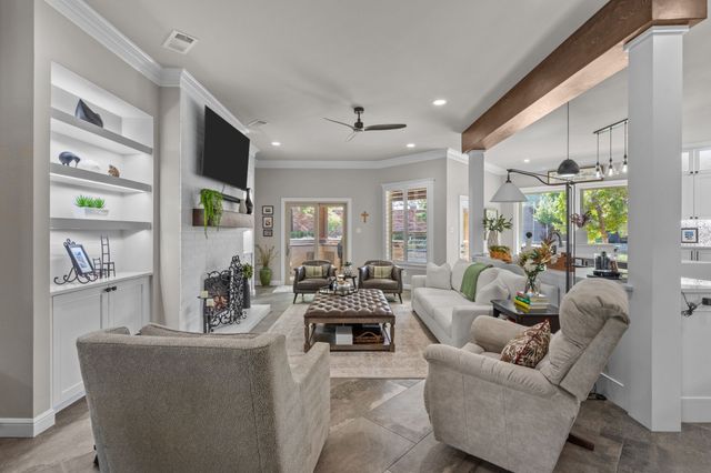 900 Ellison Park Circle, Denton, TX 76205