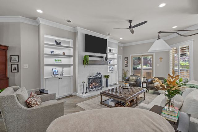 900 Ellison Park Circle, Denton, TX 76205