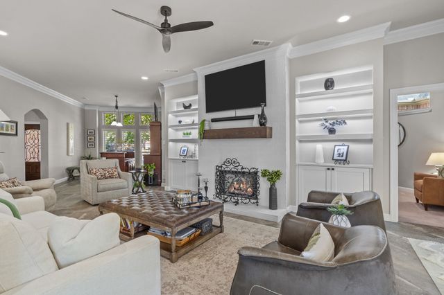 900 Ellison Park Circle, Denton, TX 76205