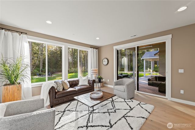 10420 65th Avenue Ct NW, Gig Harbor, WA 98332
