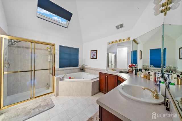 9 independence Place, South River, NJ 08882