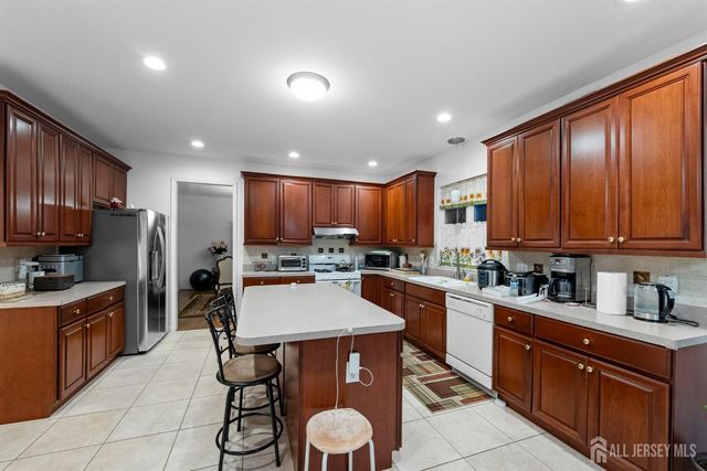 9 independence Place, South River, NJ 08882