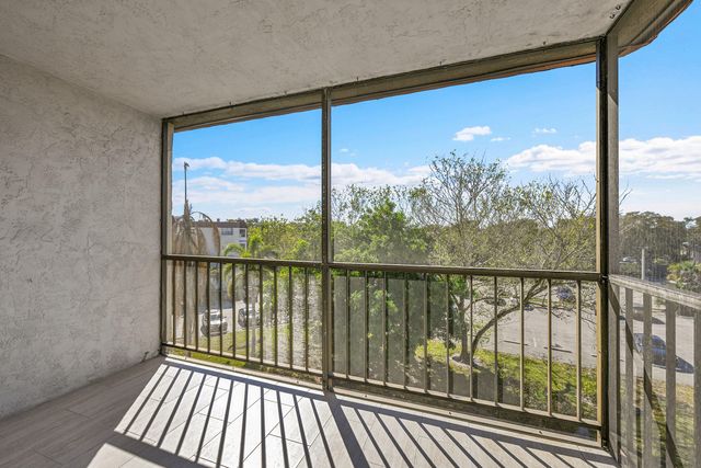 7000 NW 17th Street 420, Plantation, FL 33313