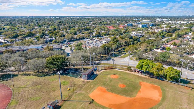 7000 NW 17th Street 420, Plantation, FL 33313