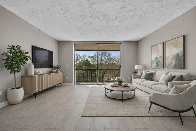 7000 NW 17th Street 420, Plantation, FL 33313