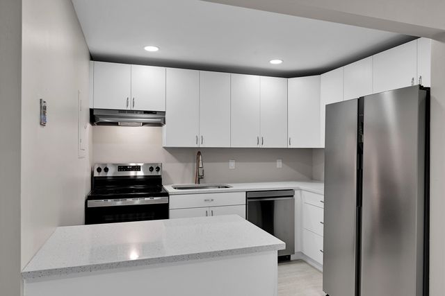 7000 NW 17th Street 420, Plantation, FL 33313