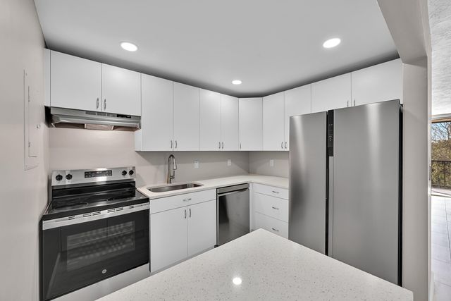 7000 NW 17th Street 420, Plantation, FL 33313