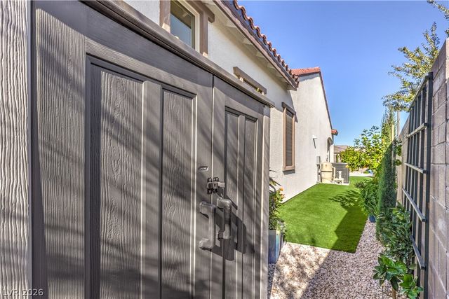 10246 Super Jovian Street, Las Vegas, NV 89143