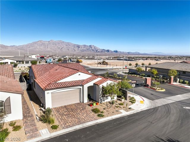 10246 Super Jovian Street, Las Vegas, NV 89143