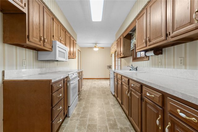 406 Oxford Street, Harrison, AR 72601