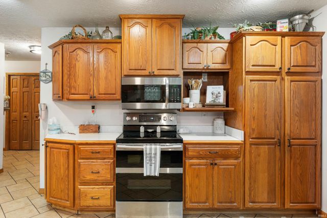 11817 E Edgewater Road, Albany, IN 47320