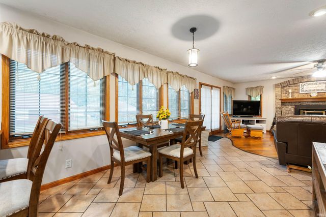 11817 E Edgewater Road, Albany, IN 47320