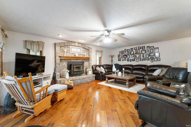 11817 E Edgewater Road, Albany, IN 47320