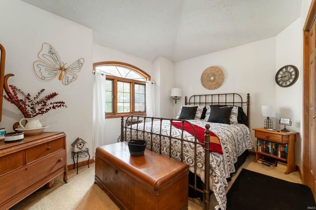 11817 E Edgewater Road, Albany, IN 47320