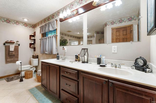 11817 E Edgewater Road, Albany, IN 47320