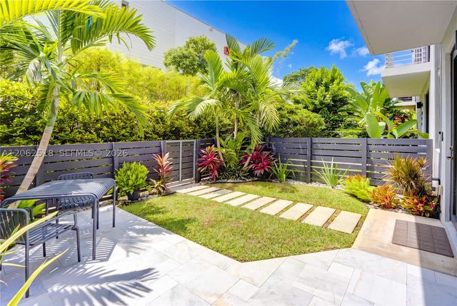 916 NE 4th St, Fort Lauderdale, FL 33301