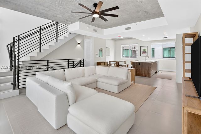 916 NE 4th St, Fort Lauderdale, FL 33301